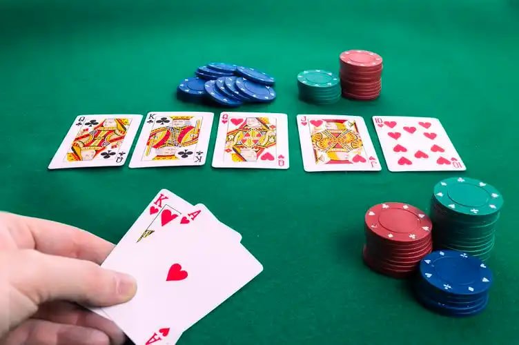 bet 899